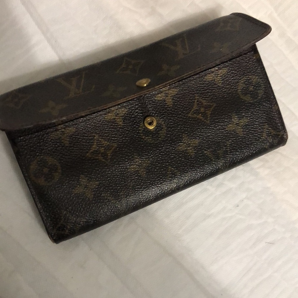 Louis Vuitton Sarah Wallet - Picture 9 of 9